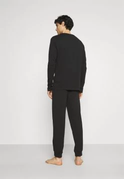 Pier One Nachtwäsche Set - Black 8 Pier One Nachtwäsche Set - Black -Pier One b9b8fb88b64649ea840444d93817e424