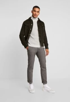 Bestseller -Pier One f235db7263944de8a0e5e43098d35a90