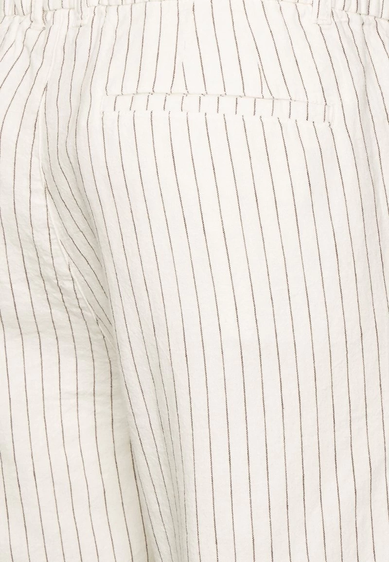 Pier One LINEN BLEND DRAWCORD SHORTS - Shorts - Off-white 3 Pier One LINEN BLEND DRAWCORD SHORTS - Shorts - Off-white – Bild 3