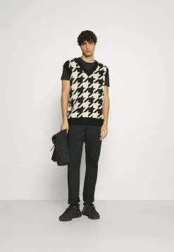 Pier One 5 PACK - T-Shirt Basic - White/black/dark Blue